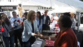 Ministrja Kusari-Lila mori pjesë në hapjen e Panairit të Gruas, riafirmon mbështetjen për gratë ndërmarrëse
