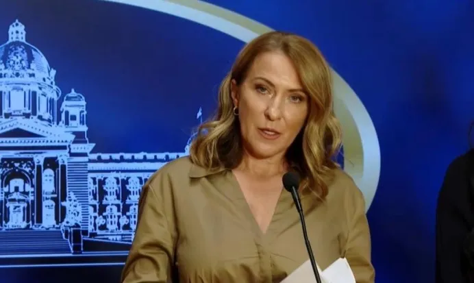 Ministrja serbe nuk tërhiqet, ndryshon vetëm termin: Në vend të “spastrimit etnik”, duhej të thosha “deportim”