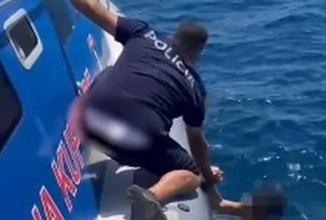 Momente paniku në Himarë dhe Ksamil, Policia Kufitare shpëton 9 turistë të huaj nga mbytja
