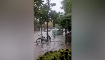 Moti i keq “pushton” Elbasanin: Përmbyten rrugët, dëme në bujqësi
