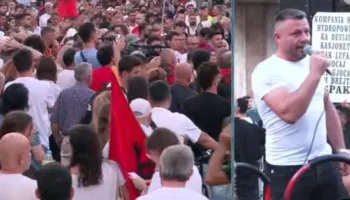 “Na e bëj hallall po s’ka mëshirë”/ Protestuesi: Rama ka frikë të japë dorëheqjen se e pret burgu! I lutet OKB-së…