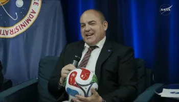 NASA: Nëse Amerika fiton Kupën e Botës, do të dërgojmë një top futbolli në hënë