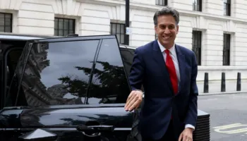“Nderi i jetës sime”, Burnham zgjedh Ed Miliband si Sekretar të Jashtëm