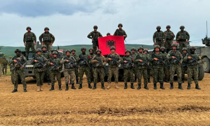 Ndryshimet në stemat dhe uniformat e FA/ Qeveria miraton transformimin vizual të ushtrisë shqiptare