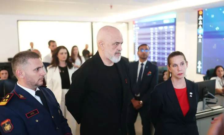 “Në 12 muajt e ardhshëm e gjithë Shqipëria do të jetë live”/ Smart City, Rama: Kamerat e trupit të efektivëve do…