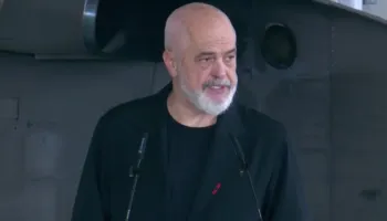 “Në Spanjë e Francë po përjetojnë tmerr”, Rama nga Baza Ajrore e Farkës: Jemi gati t’u shkojmë në ndihmë nëse…