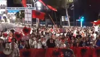 ‘Nesër më shumë!’/ Revolta qytetare kundër qeverisë, mbyllet protesta e 50-të