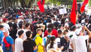 Nesër seanca e fundit, qytetarët sërish përballje para Kuvendit, protestë kundër klasës politike