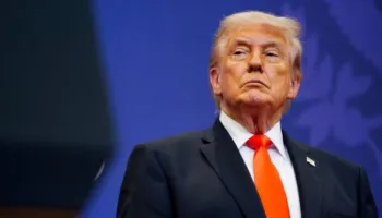 “New York Post”: Trump pezullon përkohësisht sulmet ndaj Iranit, por paralajmëron se lufta mund të rikthehet