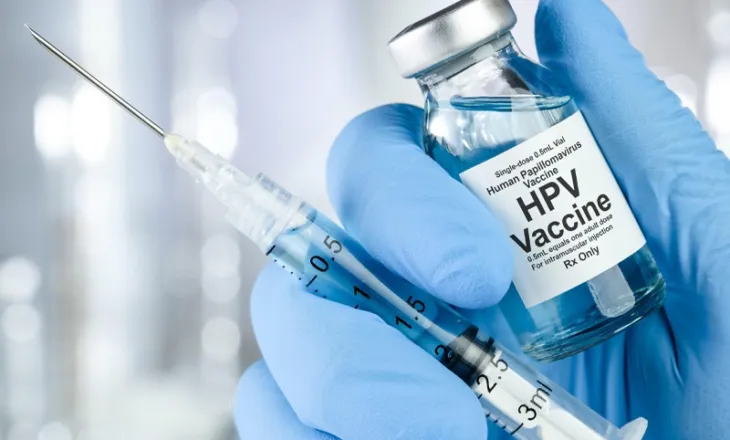 Nga vajzat, edhe te djemtë 13-vjeçarë: Çfarë duhet të dimë për vaksinën kundër HPV-së?