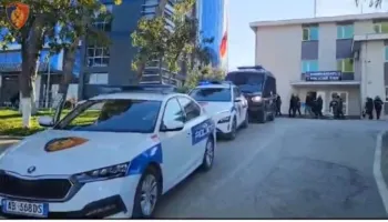 Ngjarja e rëndë në Fier/ Zbulohen detaje të reja: 15 vjeçarja kishte dhunuar edhe të ëmën, i shkaktoi lëndime fizike