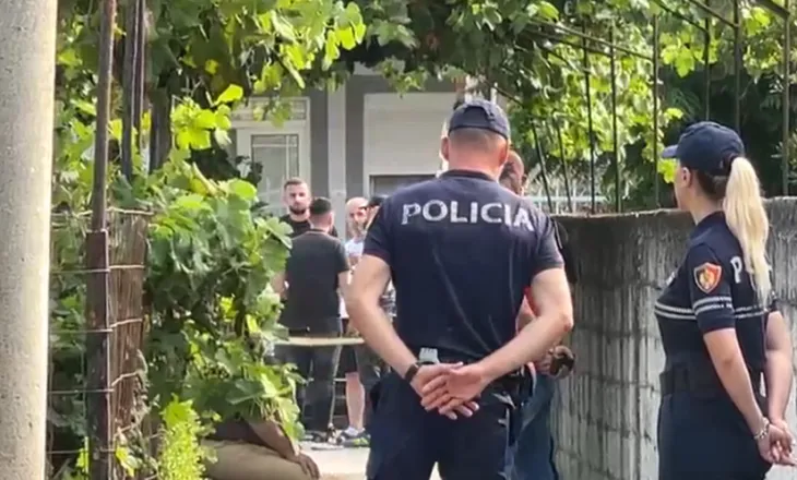 Ngjarje e rëndë në Fier! Burri vret ish-vjehrrin dhe plagos ish-vjehrrën, merr peng ish-bashkëshorten e tij
