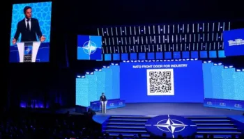 Ngushtica e Hormuzit në qendër të samitit, NATO dhe vendet e Gjirit kërkojnë zgjidhje për sigurinë detare