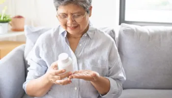 Një multivitaminë e përditshme mund t’i ndihmojë të moshuarit të qëndrojnë aktivë