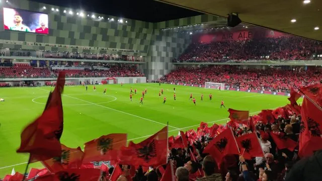 “Një ndeshje futbolli zgjat 90 minuta, markat ndërtohen në vite”, ja si FSHF u shndërrua në një brand në 10 vjet