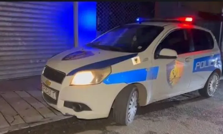 Njerku dhunon rëndë 18-vjeçarin në Korçë, i riu transportohet në spital