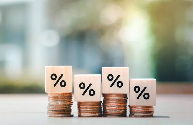 Norma maksimale e interesit për kreditë e vogla konsumatore ulet në 51,37%