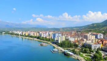 Ohri mbetet jashtë listës së rrezikut të UNESCO-s, Shqipëria dhe Maqedonia e Veriut pesë vite afat për zbatimin…