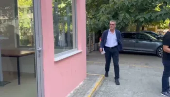 Oketa në GJKKO për ‘Partizanin’: Për herë të parë në tavolinën time më ka ardhur si praktikë që ajo pronë ishte e pronarëve
