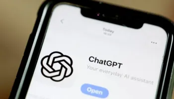 OpenAI ndryshon ChatGPT-në, nuk lejon më shkrime në stilin e autorëve të famshëm