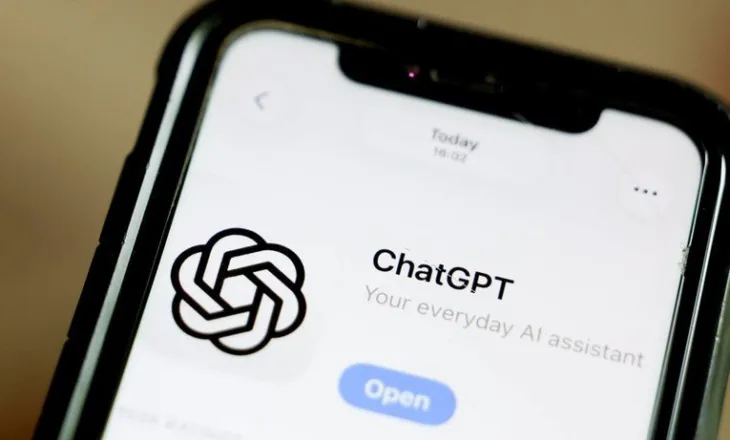 OpenAI ndryshon ChatGPT-në, nuk lejon më shkrime në stilin e autorëve të famshëm