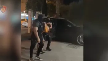 Operacionalja dhe Policia Kriminale zbarkojnë në Durrës, prangosen dy persona të kërkuar nga Interpol për vrasje…
