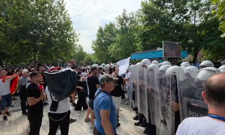 Opozita bojkoton Kuvendin, akuzon mazhorancën për bllokim të nismave dhe shmangie të llogaridhënies