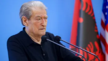 ‘Organizatë kriminale’/ Berisha ndan VIDEO-n: Paratë e taksapaguesve përdoren nga Rama si para të familjes së tij
