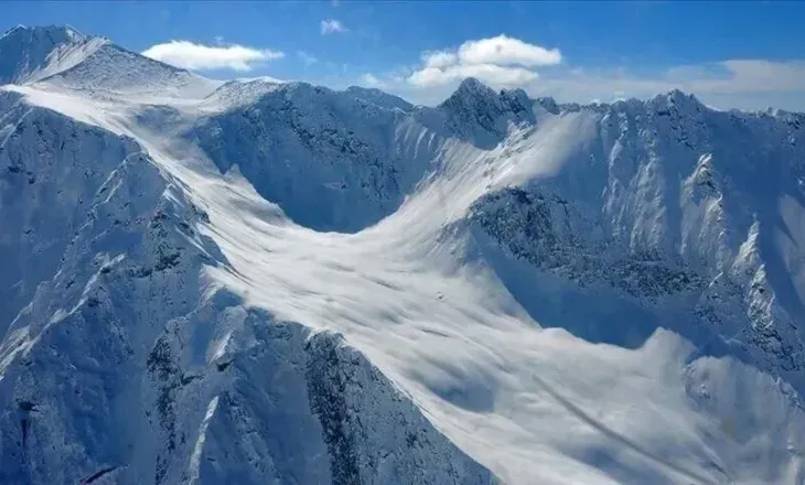 Ortek tragjik në Pakistan, gjenden katër trupa nga grupi i alpinistëve të zhdukur