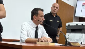 Padia ndaj prokurorit Ols Dado, shtyhet gjyqi ndaj Veliajt në Administrative, shkak mungesa e avokatit Plarent Ndreca