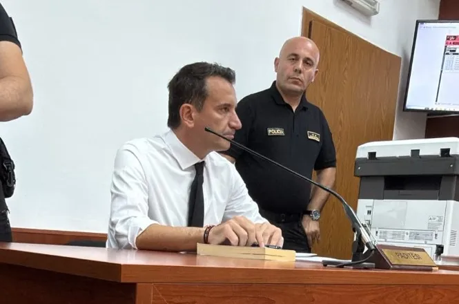 Padia ndaj prokurorit Ols Dado, shtyhet gjyqi ndaj Veliajt në Administrative, shkak mungesa e avokatit Plarent Ndreca