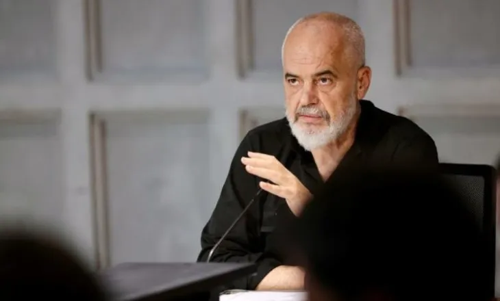 Paketa e Maleve, Rama publikon mesazhet e qytetarëve: 90% janë profile fallco. Pas tyre janë sorrat e opozitës