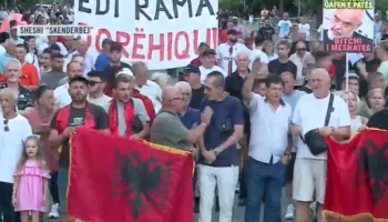 Pamjet me dron! Ja pjesëmarrja në protestë