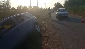 Parakalimi i rrezikshëm shkakton aksident, familja me tre anëtarë përfundon në spital