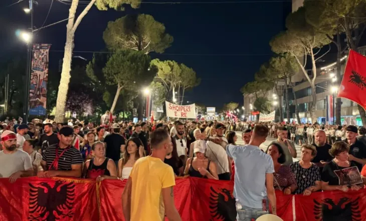Pas 48 ditësh në shesh, organizatorët e protestës njoftojnë mbledhjen e parë të Kuvendit Kombëtar të Qytetarëve