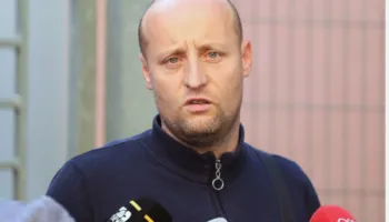 Pas sulmit ndaj Elton Qynos, reagon Unioni i Gazetarëve: Të garantohet menjëherë siguria e gazetarit