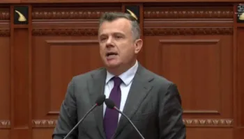 PD kërkon zgjatjen me 3 muaj të komisionit për “Territorialen”, PS kundër! Balla: Treni i orës 7 pa 5 iku