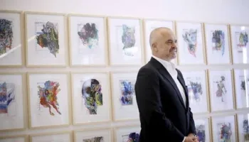 PD ngre pikëpyetje mbi financimin e ekspozitave të Ramës: Kush paguan shfaqjet artistike jashtë vendit?