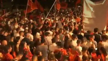 Pedagogu thirrje qytetarëve: Dilni në shesh të rrëzojmë këtë qeveri që po shkatërron Shqipërinë