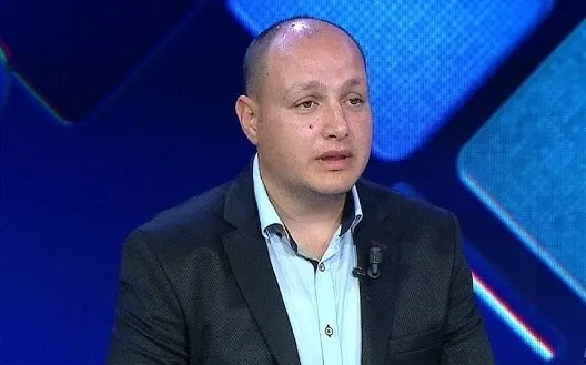 Përcillet në banesën e fundit gazetari Enrik Mehmeti