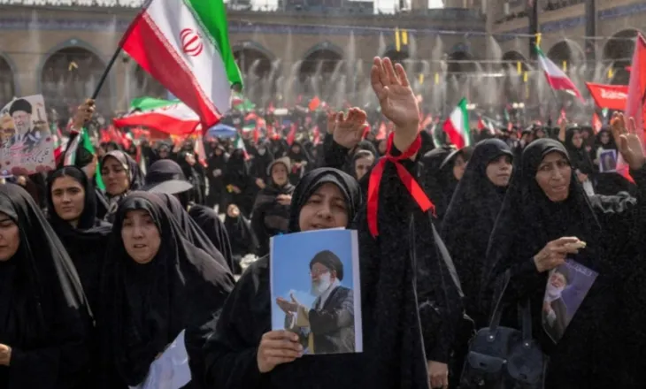 Përcillet për në banesën e fundit Ali Khamenei, mungon djali i ish-Liderit Suprem