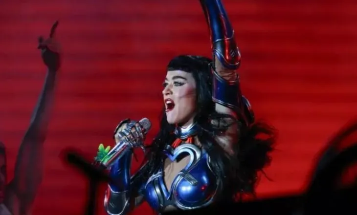 Përdoret kënga e Katy Perry: “Nuk e kam miratuar këtë, nuk më është kërkuar leje dhe nuk e toleroj absolutisht