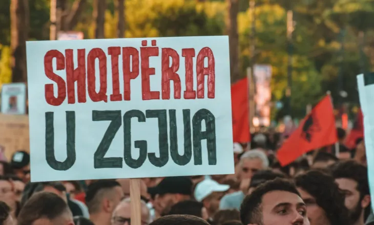 “Përfaqësuesit e protestës do takohen LIVE me Ramën”, deputetja jep lajmin: Jemi drejt dialogut!