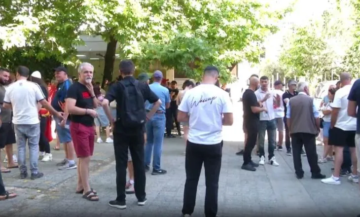 Përfundon shqyrtimi i arrestit në flagrancë për 21 protestuesit, pritet vendimi i gjykatës dhe për masat