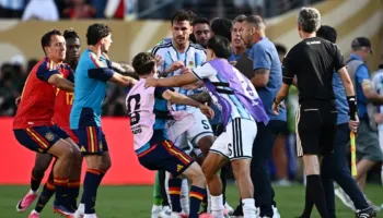 Përleshjet në fund të finales Spanjë-Argjentinë, FIFA gati të nisë hetim, priten dënime shembullore