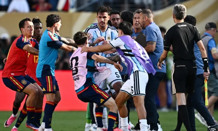 Përleshjet në fund të finales Spanjë-Argjentinë, FIFA gati të nisë hetim, priten dënime shembullore