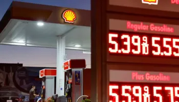 Përplasja SHBA-Iran trondit tregun e karburanteve, benzina në Amerikë rritet me 9 cent në vetëm dy ditë