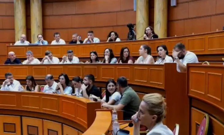 Përplasje në Këshillin Bashkiak të Tiranës, socialistët kërkojnë llogari për delegimet dhe moszbatimin e vendimit të gjykatës
