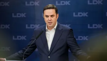 Përplasje në LDK, denoncohen presione ndaj delegatëve para votimit për shkarkimin e Abdixhikut