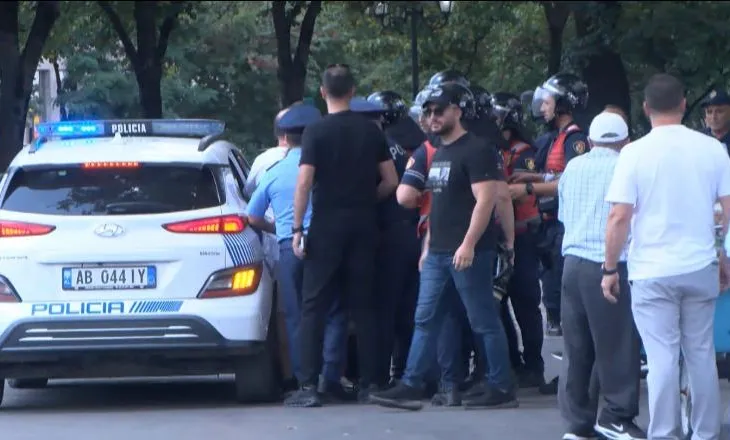 Përplasjet me policinë, 1 shoqëruar te ‘Rruga e Elbasanit’